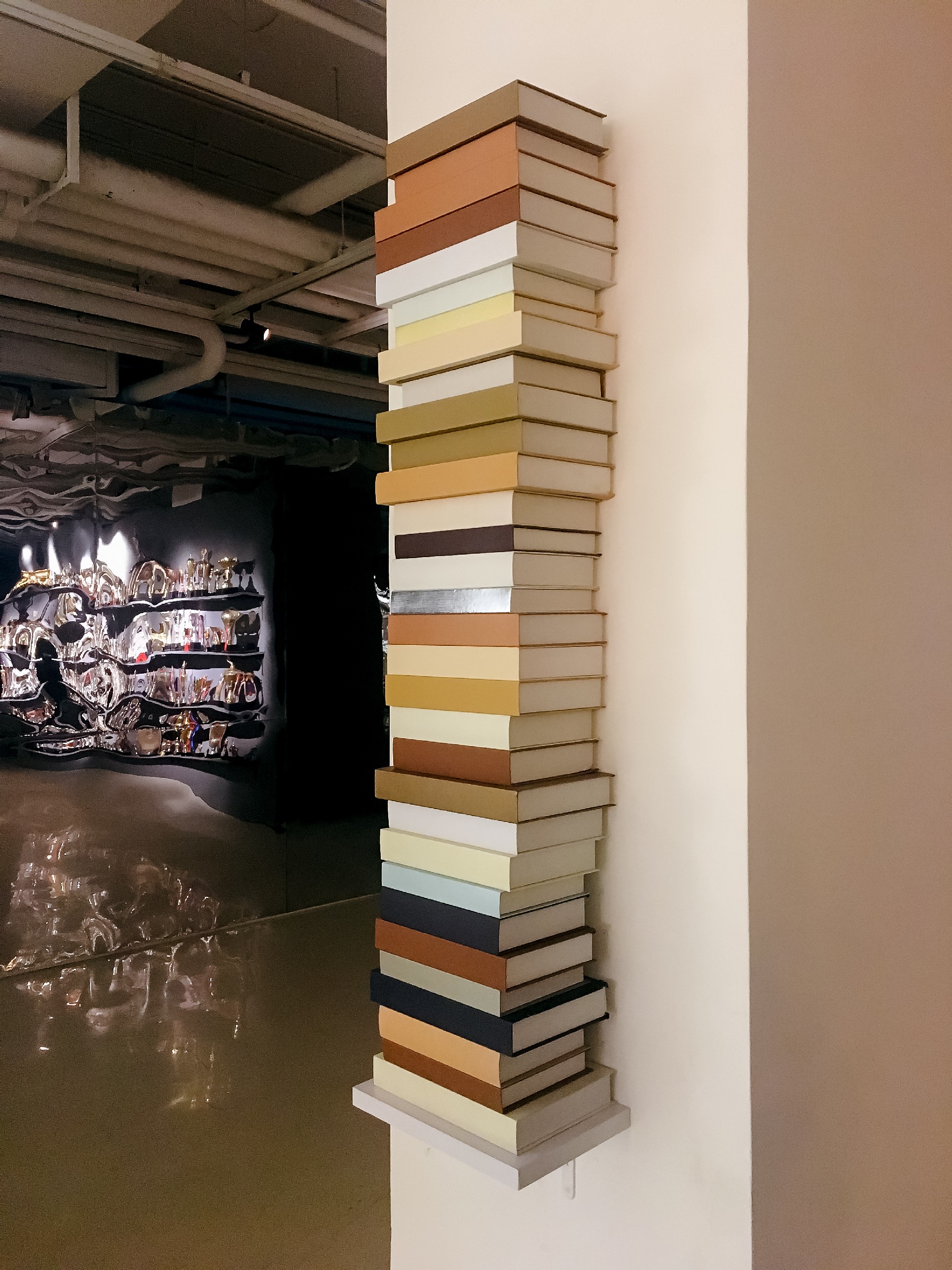空书 Empty Books 2017  装置行为  纸 30×113cm，图片提供：扉美术馆.jpg